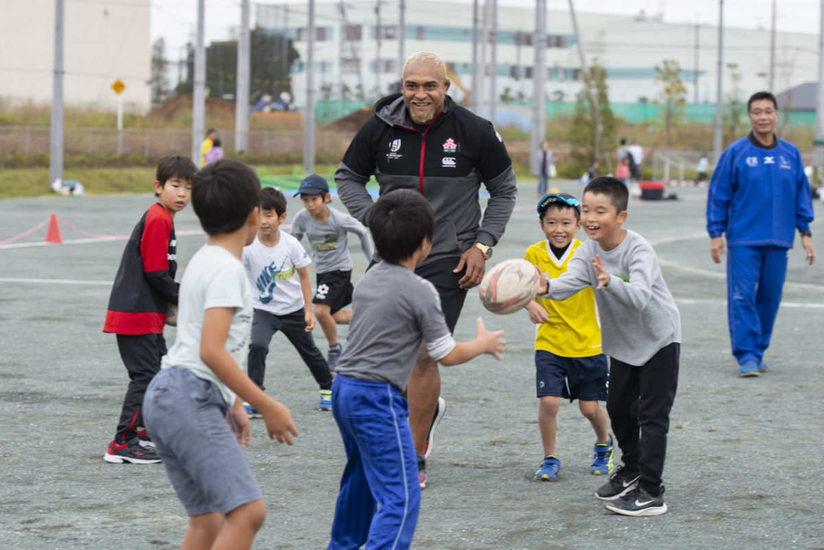 中島イシレリ選手の「子どもラグビー体験」